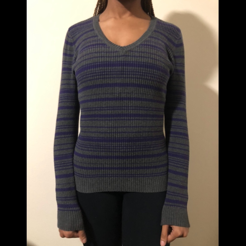 ST. John’s Bay Purple and Grey Medium Fitted Sweater
